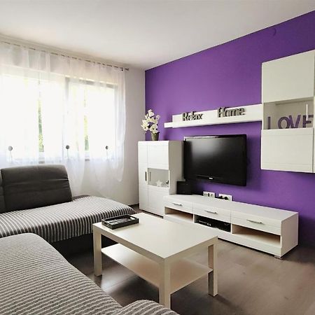 Apartment Jan 2+2 With Balcony พูลา ภายนอก รูปภาพ