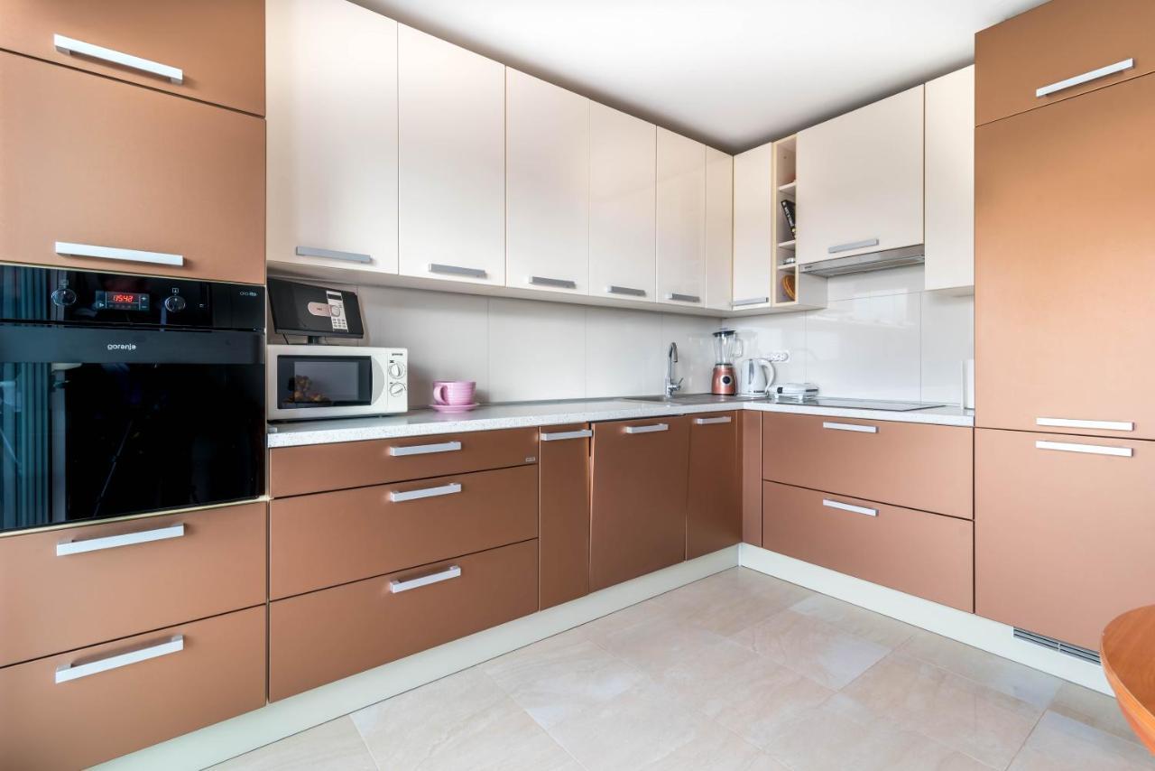Apartment Jan 2+2 With Balcony พูลา ภายนอก รูปภาพ