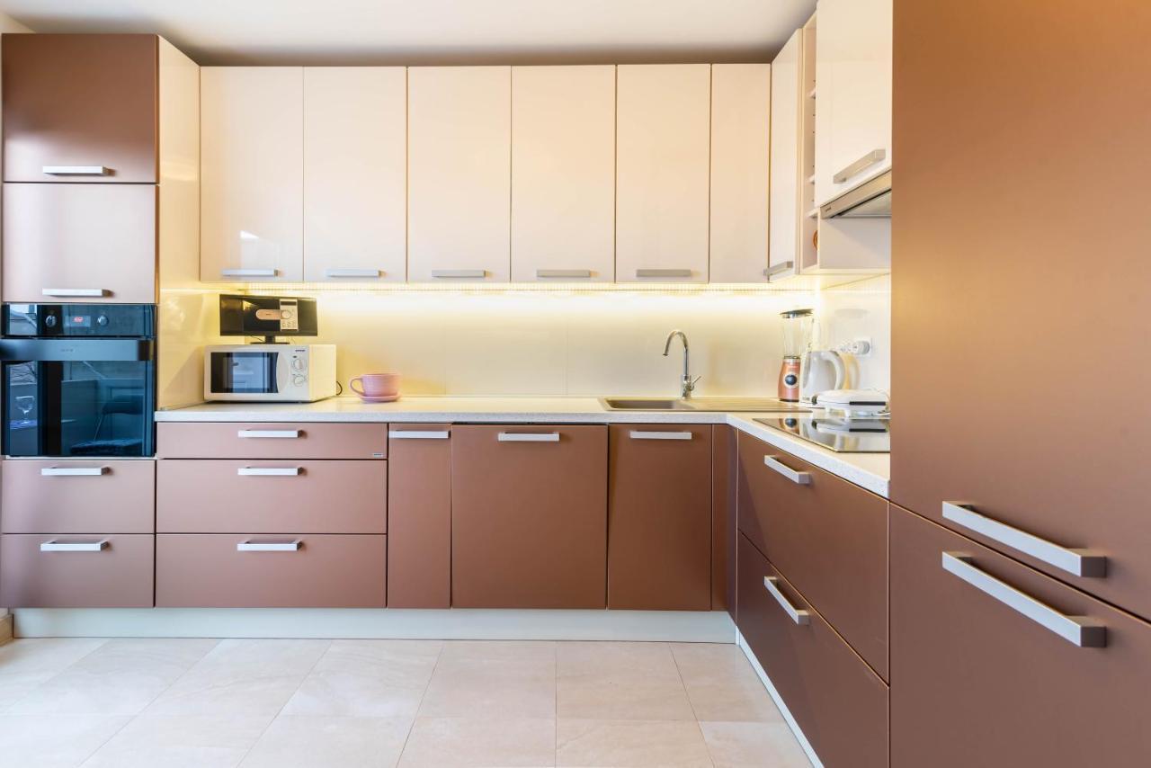 Apartment Jan 2+2 With Balcony พูลา ภายนอก รูปภาพ