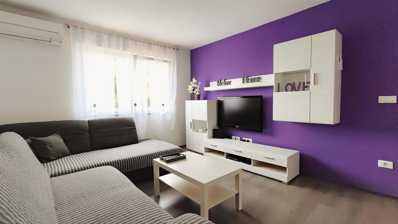 Apartment Jan 2+2 With Balcony พูลา ภายนอก รูปภาพ