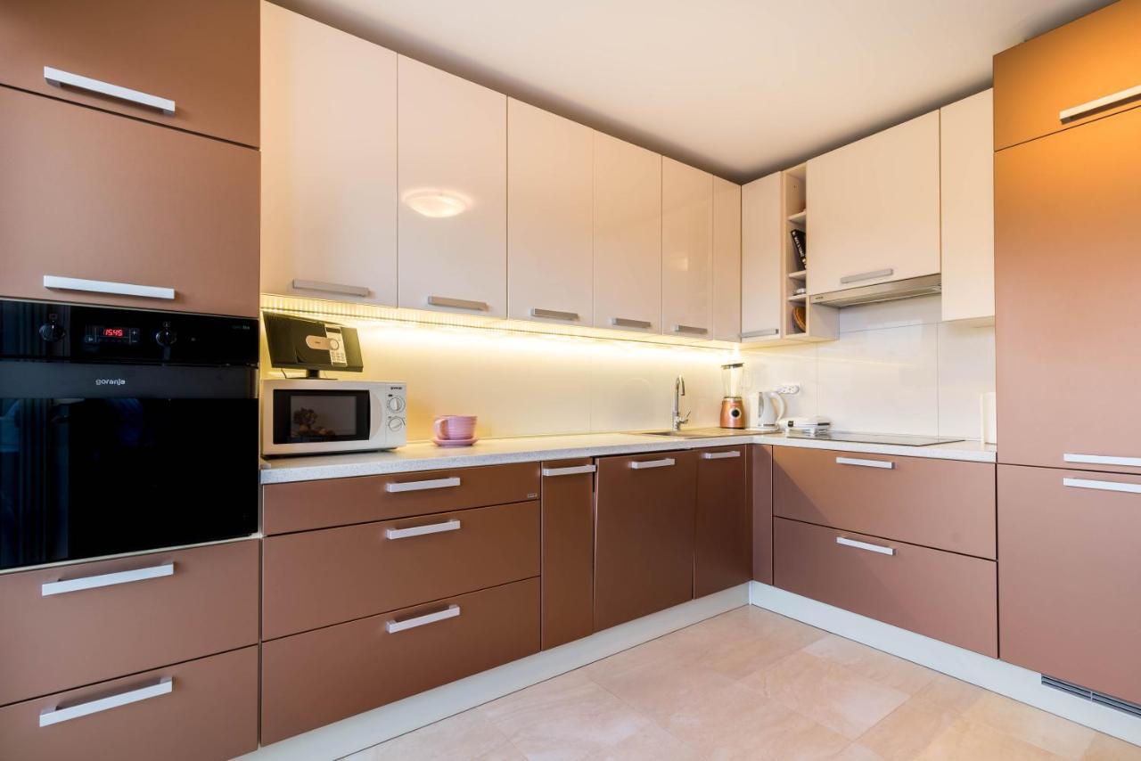 Apartment Jan 2+2 With Balcony พูลา ภายนอก รูปภาพ
