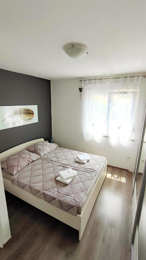 Apartment Jan 2+2 With Balcony พูลา ภายนอก รูปภาพ