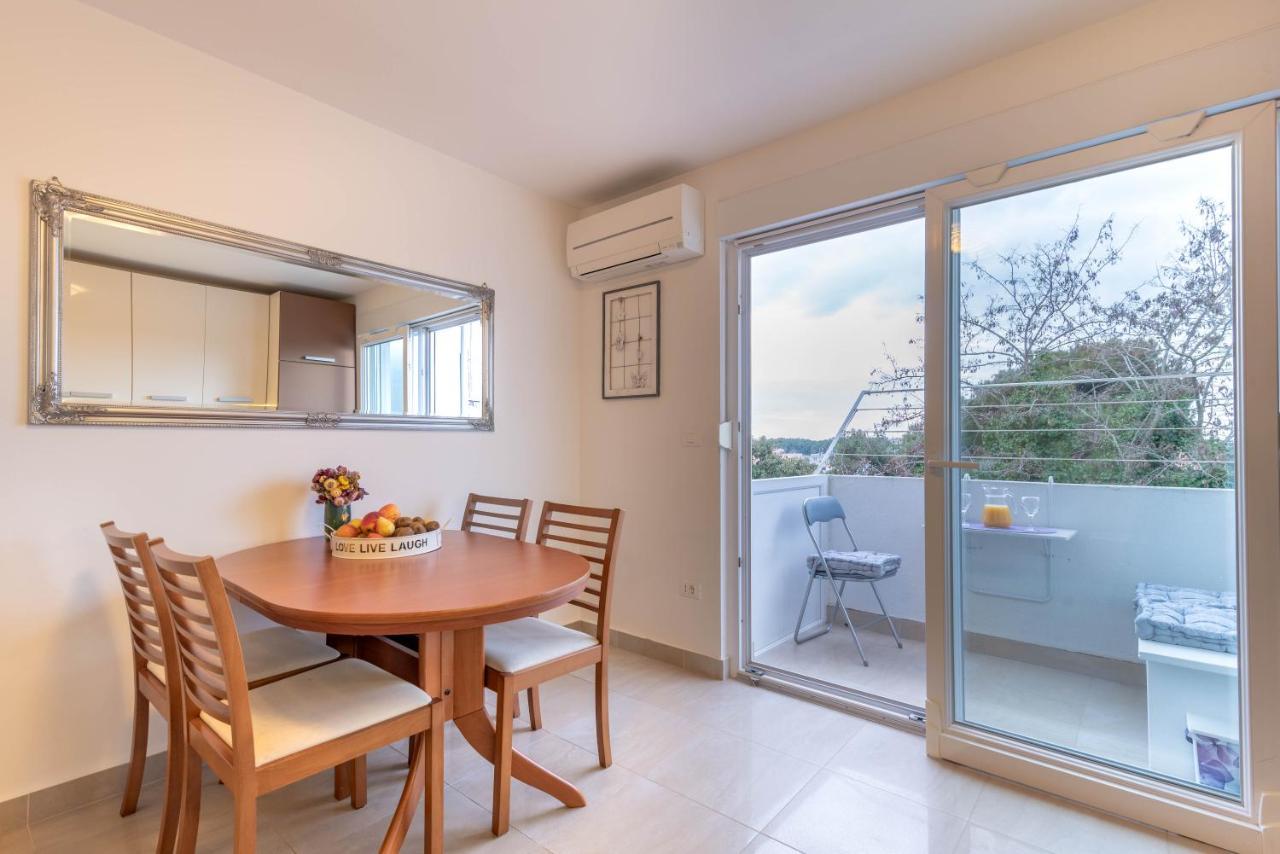 Apartment Jan 2+2 With Balcony พูลา ภายนอก รูปภาพ